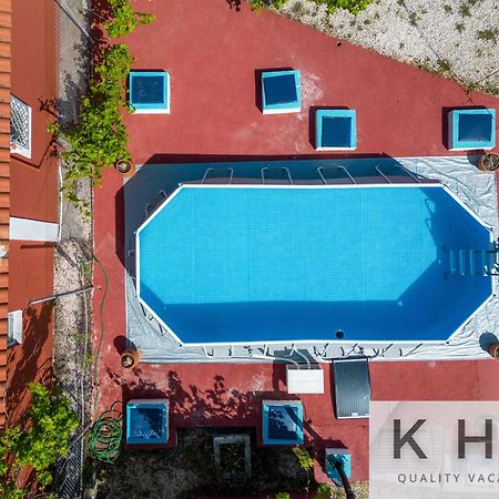 Mondo Cosseri Villa Rossa-Dorothea And Mondo Cosseri Villa Rossa-Penelope, With Own Shared Pool ลิคชูรี ภายนอก รูปภาพ